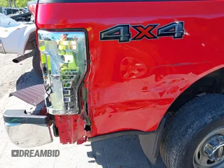 2017 Ford F-250 XLT with VIN 1FTBF2B66HED16070, listed as a IAAI auction lot 42259695 with 105,066 mi miles and . Bid and sale history available at DreamBid. Image 17.
