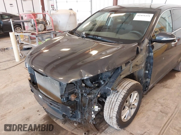 2019 Kia Sorento LX with VIN 5XYPGDA55KG556605, listed as a IAAI auction lot 42451151 with 83,171 mi miles and . Bid and sale history available at DreamBid. Image 6.