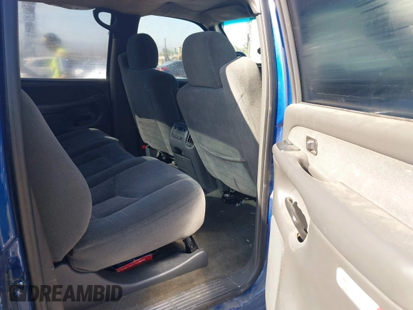 2003 Chevrolet Silverado 1500HD LS with VIN 1GCGK13U03F218776, listed as a IAAI auction lot 41993253 with 289,854 mi miles and . Bid and sale history available at DreamBid. Image 8.