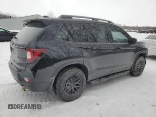 2024 Honda Passport Black Edition with VIN 5FNYF8H86RB500382, listed as a Copart auction lot 41663555 with 6,942 mi miles and Salvage title. Bid and sale history available at DreamBid. Image 3.