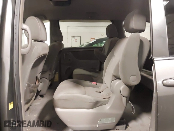 2005 Toyota Sienna CE with VIN 5TDZA23C05S262238, listed as a IAAI auction lot 41732258 with 226,941 mi miles. Bid and sale history available at carsss.com. Image 8.