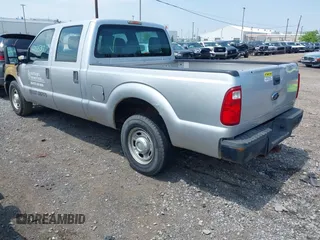 2011 Ford F-250 XL z VIN 1FT7W2A6XBEA63592, wystawiony jako IAAI lot #42475317 z przebiegiem 68 000 mil mil oraz . Historia ofert i sprzedaży dostępna na DreamBid. Obrazek 3.
