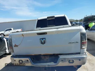 2016 Ram 2500 SLT with VIN 3C6UR5DLXGG209185, listed as a IAAI auction lot 41814628 with 298,573 mi miles. Bid and sale history available at carsss.com. Image 16.