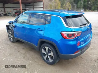 2017 Jeep Compass Latitude z VIN 3C4NJCBB4HT668787, wystawiony jako IAAI lot #41341341 z przebiegiem 86 026 mil mil oraz . Historia ofert i sprzedaży dostępna na DreamBid. Obrazek 3.