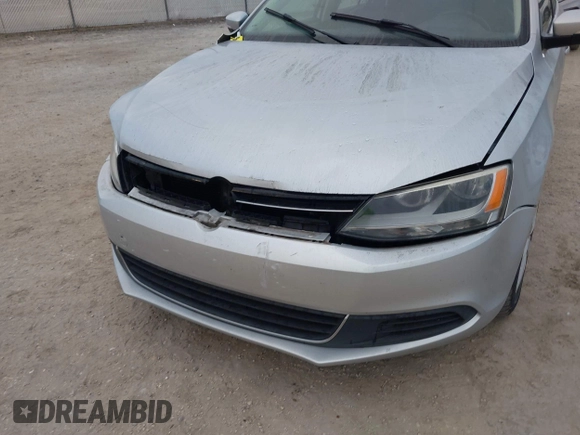 2013 Volkswagen Jetta SE with VIN 3VWDX7AJ0DM384908, listed as a IAAI auction lot 41466642 with 92,131 mi miles and . Bid and sale history available at DreamBid. Image 6.