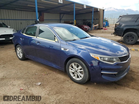2018 Kia Optima LX z VIN 5XXGT4L37JG250208, wystawiony jako Copart lot #60896115 z przebiegiem 84 775 mil mil oraz Szkoda całkowita • Salvage title. Historia ofert i sprzedaży dostępna na DreamBid. Obrazek 4.
