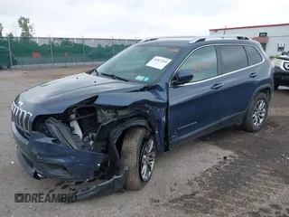 2019 Jeep Cherokee Latitude Plus with VIN 1C4PJMLB1KD465110, listed as a IAAI auction lot 42527260 with 32,579 mi miles and . Bid and sale history available at DreamBid. Image 17.