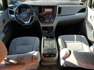 2018 Toyota Sienna LE Auto Access Seat with VIN 5TDKZ3DC8JS916931, listed as a Copart auction lot 50202705 with 62,577 mi miles and Salvage Title. Bid and sale history available at carsss.com. Image 8.