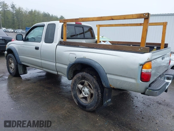 2003 Toyota Tacoma with VIN 5TEWN72N83Z264472, listed as a IAAI auction lot 42186444 with 266,312 mi miles. Bid and sale history available at carsss.com. Image 3.