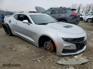2019 Chevrolet Camaro 2SS with VIN 1G1FH1R75K0121319, listed as a Copart auction lot 43817715 with 32,851 mi miles and Salvage Title. Bid and sale history available at carsss.com. Image 4.