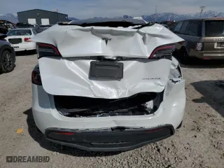 2021 Tesla Model Y Long Range with VIN 5YJYGDEEXMF268300, listed as a Copart auction lot 52196315 with 33,280 mi miles and Salvage Title. Bid and sale history available at carsss.com. Image 6.