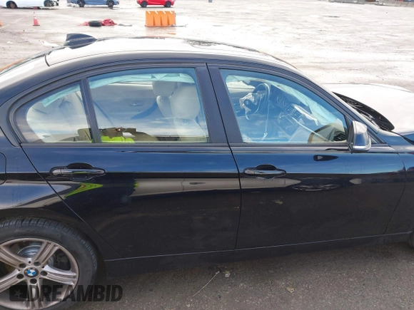 2015 BMW 3 Series 328i z VIN WBA3A5G54FNS90096, wystawiony jako IAAI lot #41778545 z przebiegiem 99 511 mil mil oraz . Historia ofert i sprzedaży dostępna na DreamBid. Obrazek 14.