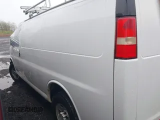 2015 Chevrolet Express Cargo Van with VIN 1GCWGFCF6F1152795, listed as a IAAI auction lot 41912147 with 101,265 mi miles. Bid and sale history available at carsss.com. Image 3.