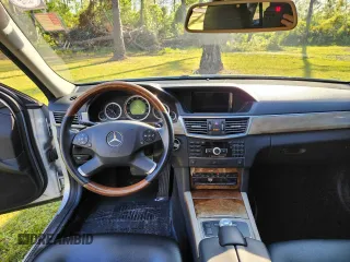 2011 Mercedes-Benz E 350 Luxury with VIN WDDHH8HB0BA291828, listed as a Copart auction lot 53397705 with 132,902 mi miles and Clean Title. Bid and sale history available at DreamBid. Image 9.