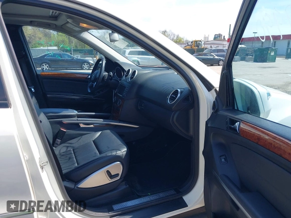 2009 Mercedes-Benz M 350 with VIN 4JGBB86EX9A463920, listed as a IAAI auction lot 42049990 with 113,363 mi miles and . Bid and sale history available at carsss.com. Image 5.