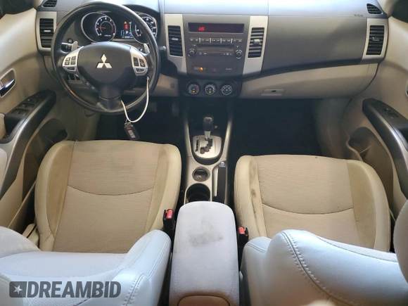 2012 Mitsubishi Outlander SE z VIN JA4AS3AW6CU000949, wystawiony jako Copart lot #58219215 z przebiegiem 220 267 mil mil oraz Czysty tytuł • Clean title. Historia ofert i sprzedaży dostępna na DreamBid. Obrazek 8.