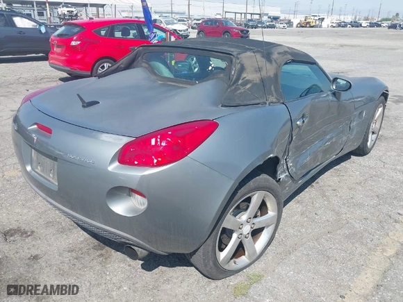 2007 Pontiac Solstice with VIN 1G2MB35B47Y114607, listed as a IAAI auction lot 41992049 with 127,702 mi miles. Bid and sale history available at carsss.com. Image 4.