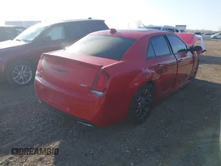 2017 Chrysler 300 S z VIN 2C3CCAGG8HH604064, wystawiony jako IAAI lot #42084697 z przebiegiem 101 699 mil mil oraz . Historia ofert i sprzedaży dostępna na DreamBid. Obrazek 4.