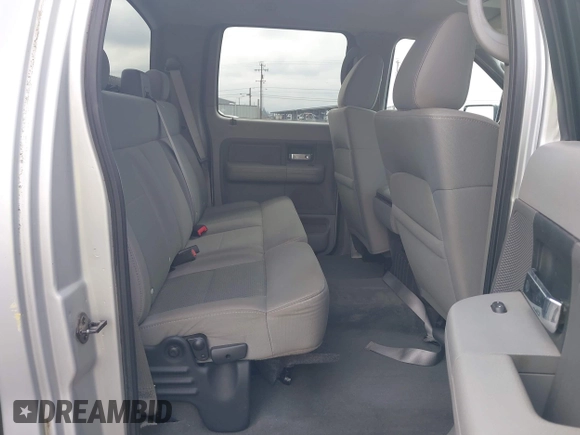 2007 Ford F-150 XLT z VIN 1FTPW12557KC34709, wystawiony jako IAAI lot #42140299 z przebiegiem 59 424 mil mil oraz . Historia ofert i sprzedaży dostępna na DreamBid. Obrazek 8.