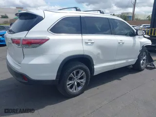 2014 Toyota Highlander XLE with VIN 5TDKKRFH9ES032261, listed as a IAAI auction lot 41429104 with 155,174 mi miles. Bid and sale history available at carsss.com. Image 4.