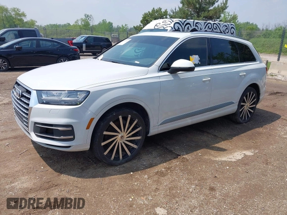 2017 Audi Q7 Premium Plus z VIN WA1LAAF72HD014212, wystawiony jako IAAI lot #42419607 z przebiegiem 112 728 mil mil oraz . Historia ofert i sprzedaży dostępna na DreamBid. Obrazek 2.