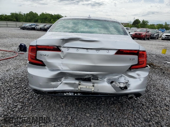 2018 Volvo S90 Momentum z VIN LVY982AK3JP018361, wystawiony jako Copart lot #55342585 z przebiegiem 85 889 mil mil oraz Szkoda całkowita • Salvage title. Historia ofert i sprzedaży dostępna na DreamBid. Obrazek 6.