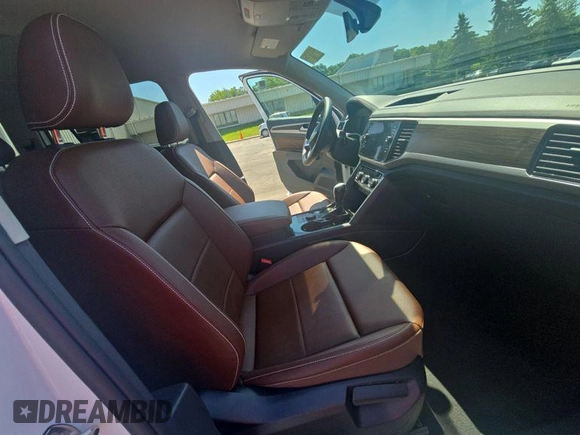2023 Volkswagen Atlas SE с VIN 1V2HR2CA7PC526707, выставлен на аукционе IAAI как лот 42854241 с пробегом 28 220 миль миль и . История ставок и продаж доступна на DreamBid. Изображение 9.