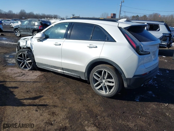 2019 Cadillac XT4 FWD Sport with VIN 1GYFZER49KF142425, listed as a IAAI auction lot 41416223 with 51,490 mi miles. Bid and sale history available at carsss.com. Image 3.