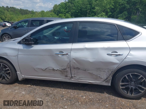 2019 Nissan Sentra SV z VIN 3N1AB7AP5KY240322, wystawiony jako IAAI lot #42144271 z przebiegiem 107 831 mil mil oraz . Historia ofert i sprzedaży dostępna na DreamBid. Obrazek 14.