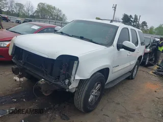 2008 GMC Yukon SLT w/4SB with VIN 1GKFC13088J194967, listed as a IAAI auction lot 41943330 with 258,953 mi miles. Bid and sale history available at carsss.com. Image 2.