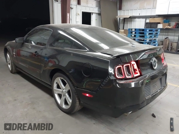 2014 Ford Mustang GT z VIN 1ZVBP8CFXE5257404, wystawiony jako IAAI lot #42731944 z przebiegiem 308 695 mil mil oraz . Historia ofert i sprzedaży dostępna na DreamBid. Obrazek 3.