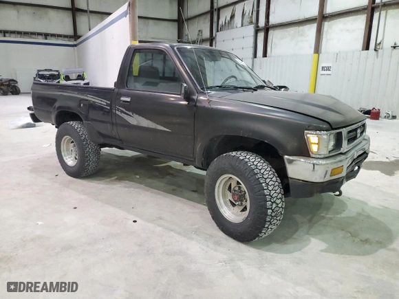 1993 Toyota 4WD Pickups DLX with VIN 4TARN01PXPZ058736, listed as a Copart auction lot 83463584 with 382,344 mi miles and Non Repairable. Bid and sale history available at carsss.com. Image 4.