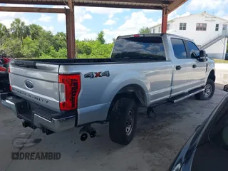 2019 Ford F-250 XL z VIN 1FT7W2BT7KED13259, wystawiony jako IAAI lot #42543359 z przebiegiem 136 511 mil mil oraz . Historia ofert i sprzedaży dostępna na DreamBid. Obrazek 4.