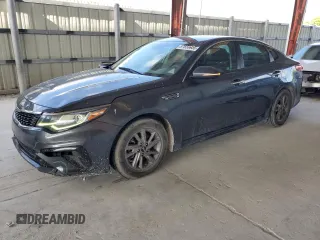 2020 Kia Optima LX z VIN 5XXGT4L33LG420311, wystawiony jako Copart lot #57656405 z przebiegiem 136 766 mil mil oraz Nie do naprawy • Non repairable. Historia ofert i sprzedaży dostępna na DreamBid. Obrazek 1.