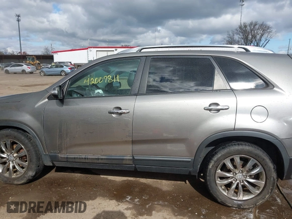 2011 Kia Sorento EX with VIN 5XYKUDA26BG123044, listed as a IAAI auction lot 42007811 with 193,657 mi miles. Bid and sale history available at carsss.com. Image 15.
