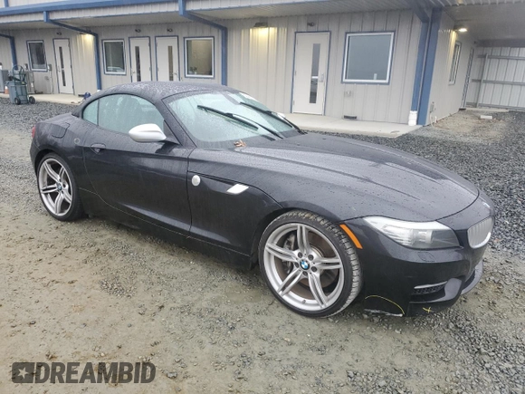 2011 BMW Z4 sDrive35is z VIN WBALM1C59BE633291, wystawiony jako Copart lot #86403324 z przebiegiem 98 268 mil mil oraz Szkoda całkowita • Salvage title. Historia ofert i sprzedaży dostępna na DreamBid. Obrazek 4.