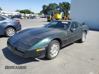1990 Chevrolet Corvette z VIN 1G1YY2386L5101844, wystawiony jako Copart lot #58017245 z przebiegiem 93 116 mil mil oraz Czysty tytuł • Clean title. Historia ofert i sprzedaży dostępna na DreamBid. Obrazek 1.