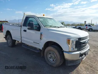 2018 Ford F-250 XLT with VIN 1FTBF2BT0JEB83981, listed as a IAAI auction lot 42318121 with 118,471 mi miles and . Bid and sale history available at DreamBid. Image 1.