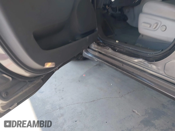2017 Toyota Sienna XLE Auto Access Seat with VIN 5TDYZ3DC0HS835216, listed as a IAAI auction lot 42342681 with 128,333 mi miles and . Bid and sale history available at DreamBid. Image 6.