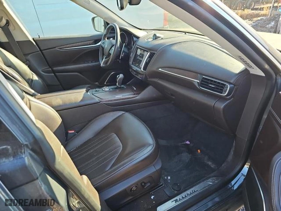 2018 Maserati Levante GranLusso with VIN ZN661XUL9JX271442, listed as a Copart auction lot 49722895 with NaN miles and Clean Title. Bid and sale history available at carsss.com. Image 5.