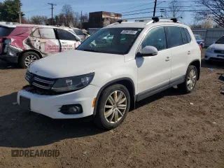 2013 Volkswagen Tiguan SE z VIN WVGBV7AX6DW538005, wystawiony jako Copart lot #52861595 z przebiegiem 195 228 mil mil oraz Szkoda całkowita • Salvage title. Historia ofert i sprzedaży dostępna na DreamBid. Obrazek 1.