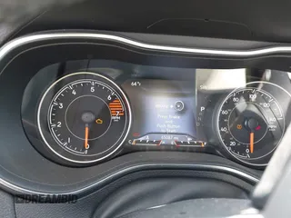 2020 Jeep Cherokee Limited z VIN 1C4PJLDB4LD595411, wystawiony jako IAAI lot #42036551 z przebiegiem 65 087 mil mil oraz . Historia ofert i sprzedaży dostępna na DreamBid. Obrazek 7.