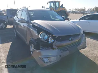 2013 Hyundai Tucson GLS with VIN KM8JU3AC0DU705782, listed as a IAAI auction lot 41804846 with 81,260 mi miles. Bid and sale history available at carsss.com. Image 6.