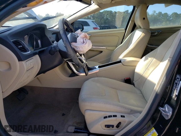 2015 Volvo S60 T5 Drive-E Premier z VIN YV140MFB0F1316643, wystawiony jako Copart lot #70535384 z przebiegiem 88 380 mil mil oraz Nie do naprawy • Non repairable. Historia ofert i sprzedaży dostępna na DreamBid. Obrazek 7.