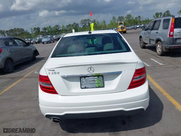 2013 Mercedes-Benz C-Class C 250 Sport with VIN WDDGF4HB9DR258664, listed as a IAAI auction lot 41937598 with 72,503 mi miles. Bid and sale history available at carsss.com. Image 17.