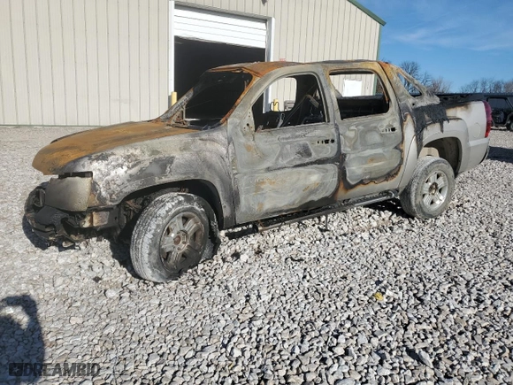 2008 Chevrolet Avalanche LS with VIN 3GNFK12328G284053, listed as a Copart auction lot 81843974 with 0 mi miles and Non Repairable. Bid and sale history available at carsss.com. Image 1.