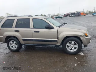 2006 Jeep Grand Cherokee Laredo with VIN 1J4GS48K16C270832, listed as a IAAI auction lot 42011375 with 246,466 mi miles. Bid and sale history available at carsss.com. Image 13.