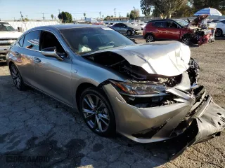 2019 Lexus ES with VIN 58ABZ1B10KU051170, listed as a Copart auction lot 85353424 with 68,345 mi miles and Salvage Title. Bid and sale history available at carsss.com. Image 4.