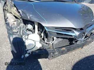 2018 Toyota Sienna LE Auto Access Seat with VIN 5TDKZ3DC4JS925755, listed as a IAAI auction lot 41887172 with 212,921 mi miles. Bid and sale history available at carsss.com. Image 6.