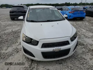 2016 Chevrolet Sonic LS z VIN 1G1JA6SH7G4175526, wystawiony jako Copart lot #55615685 z przebiegiem 178 691 mil mil oraz Czysty tytuł • Clean title. Historia ofert i sprzedaży dostępna na DreamBid. Obrazek 5.